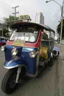 picture of tuktuk for june5.jpg